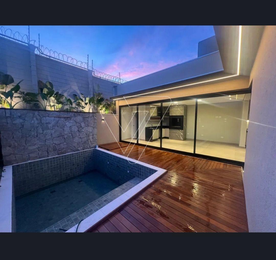 Piscina aquecida e com Hidro