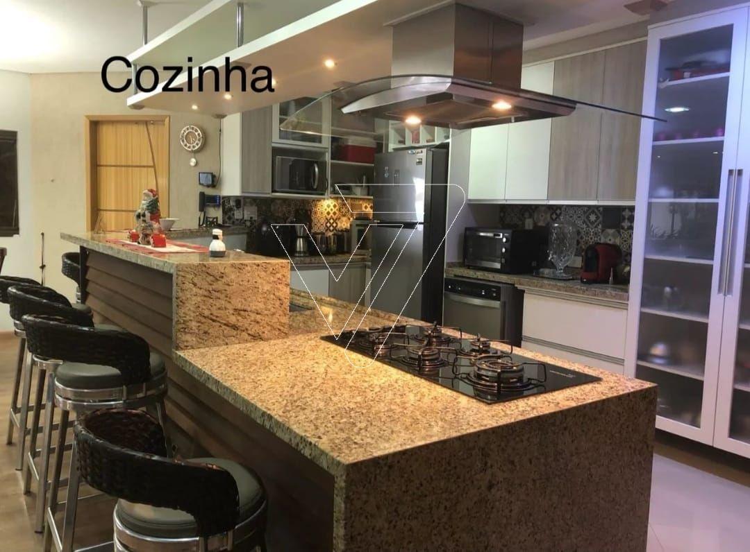 Casa aconchegante com 3 quartos e suíte no Lindóia.